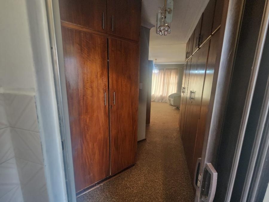 4 Bedroom Property for Sale in Pellissier Free State